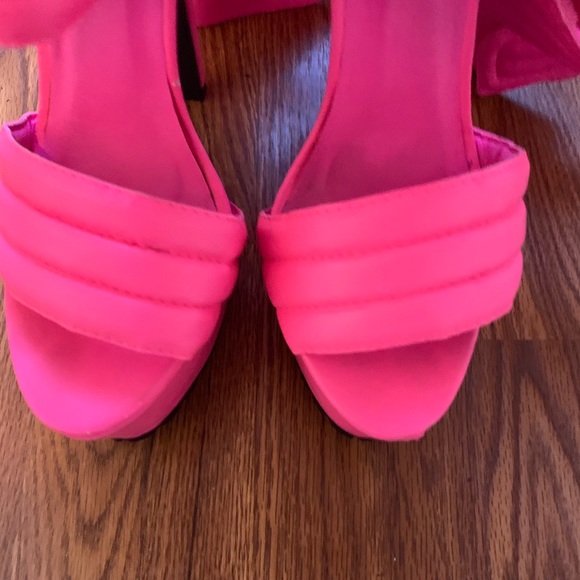 🤘🏾Barbie Pink Platform Gladiator Heels 🤘🏾 - Picture 3 of 8